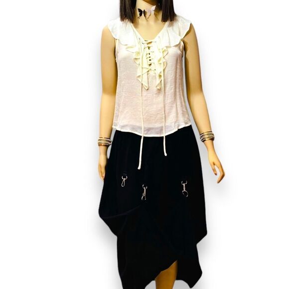 Ivory Sleeveless Ruffle V Neck Lace Up Top NEW - Picture 3 of 4